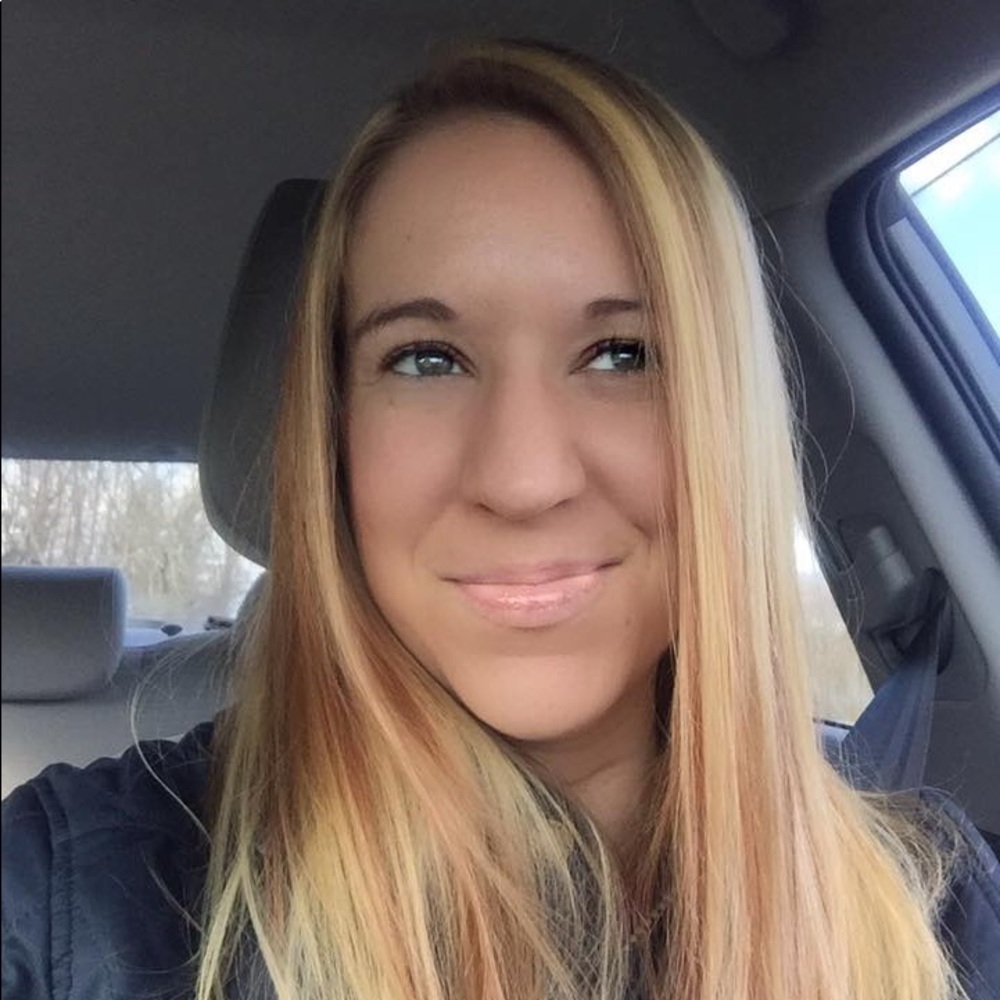 Meet your Posher, Ashley